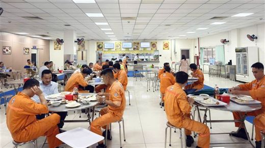 Phát huy vai trò chăm lo sức khỏe, tăng cường gắn kết trong đội ngũ lao động qua bữa ăn ca
