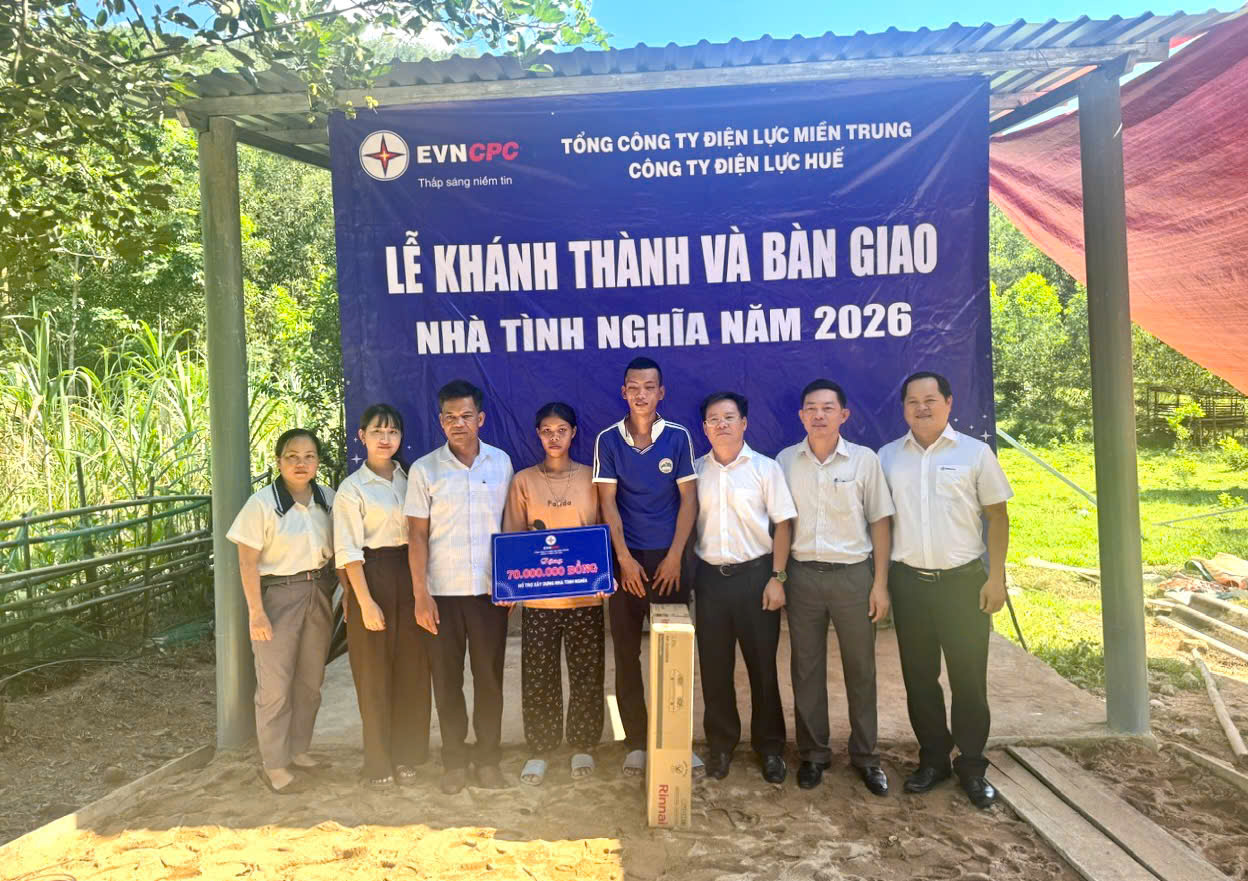 Công ty Điện lực Huế đã phối hợp cùng với chính quyền địa phương tổ chức Lễ bàn giao nhà tình nghĩa cho hộ gia đình ông Hồ Văn Di vào sáng ngày 01/10/2026