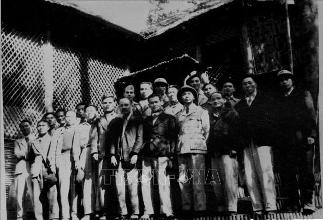 Công đoàn Việt Nam: 96 năm son sắt một sứ mệnh tiên phong  10