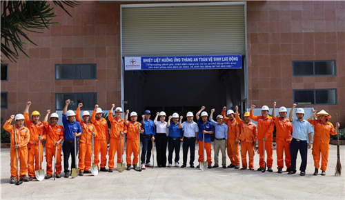 Công nhân ngành điện sôi nổi ưởng ứng Tháng công nhân và tháng hành động về an toàn, vệ sinh lao động năm 2025
