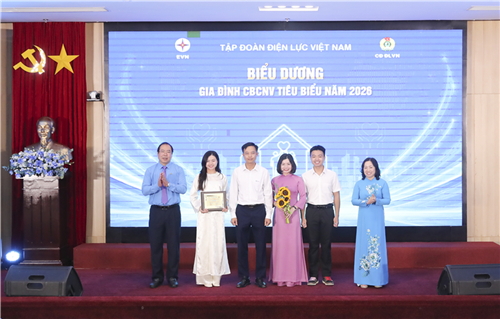 Những khoảnh khắc đáng nhớ trong ngày hội tôn vinh con CBCNV và gia đình EVN tiêu biểu