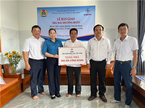 Bàn giao “Mái ấm Công đoàn” cho đoàn viên Công đoàn PC Đà Nẵng