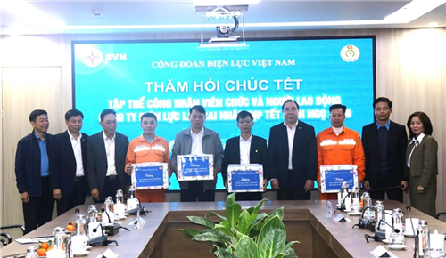 Công đoàn EVN thăm hỏi, động viên người lao động Công ty Điện lực Lào Cai dịp Xuân Bính Ngọ 2026