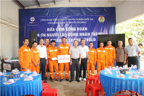 Công đoàn Công ty Truyền tải điện 2 tổ chức chương trình “Bữa cơm Công đoàn”