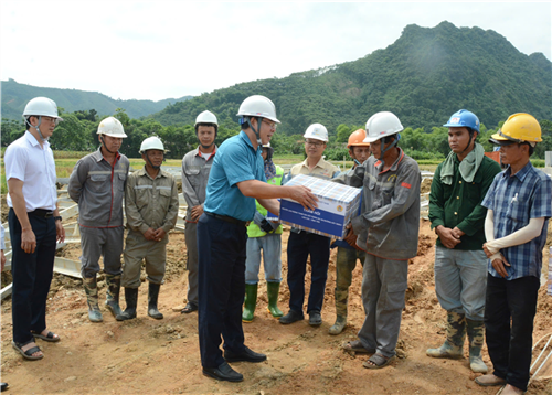 Chăm lo, động viên người lao động tại công trường trọng điểm quốc gia