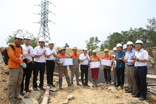 Đặt quyết tâm cao nhất để hoàn thành Dự án đường dây 500kV mạch 3 trong tháng 6/2024