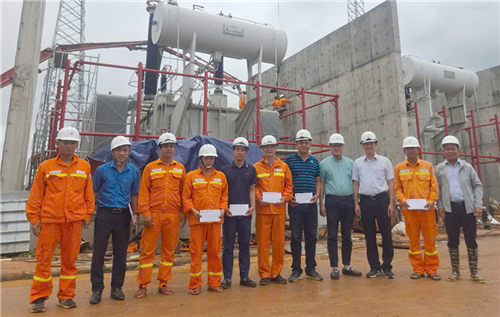 Công đoàn EVNNPT động viên người lao động thi công Dự án Nâng công suất Trạm biến áp 500kV Việt Trì
