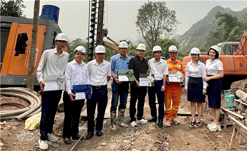 Công đoàn EVNNPT động viên người lao động thi công Dự án đường dây 500/220kV Nho Quan – Phủ Lý – Thường Tín