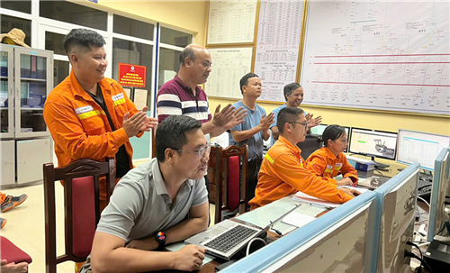 Đóng điện thành công Dự án nâng công suất Trạm biến áp 500kV Việt Trì, thiết thực chào mừng Đại hội Đảng bộ EVN lần thứ IV