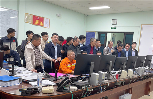 Đóng điện Dự án Nâng công suất Trạm biến áp 500kV Hòa Bình thiết thực chào mừng Đại hội Công đoàn Điện lực Việt Nam lần thứ VII