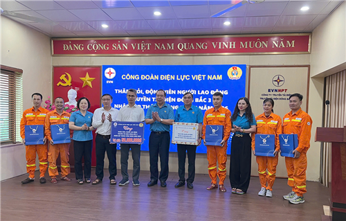 Tháng Công nhân 2026: Lan tỏa sự sẻ chia tới người lao động Truyền tải điện Đông Bắc 3