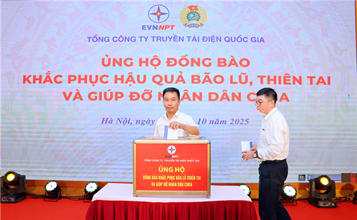 Cán bộ công nhân viên EVNNPT quyên góp ủng hộ đồng bào khắc phục hậu quả bão lũ, thiên tai