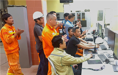 Đóng điện máy biến áp AT7 Trạm biến áp 220kV Hà Đông, thiết thực hưởng ứng Tháng Công nhân 
