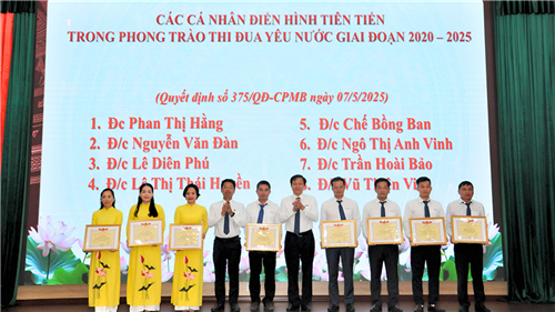 Người lao động Ban QLDA các công trình điện miền Trung đoàn kết, đồng lòng, quyết tâm hoàn thành mục tiêu, kế hoạch năm 2025