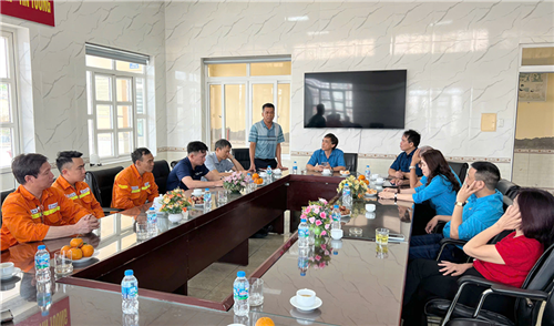 Công đoàn EVNNPT tiếp sức người lao động Truyền tải điện Đông Bắc 2 trong Tháng Công nhân