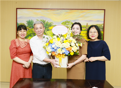 Công đoàn Điện lực Việt Nam: Chúc mừng các Cơ quan Báo chí nhân kỷ niệm 100 năm Ngày Báo chí Cách mạng Việt Nam