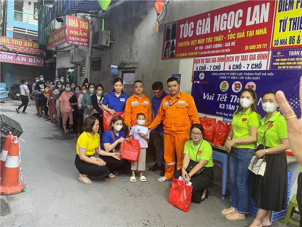 Lan tỏa yêu thương đến với trẻ em có hoàn cảnh khó khăn, mắc bệnh hiểm nghèo nhân dịp Ngày Quốc tế thiếu nhi.