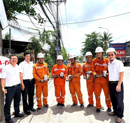 Công đoàn Công ty Điện lực Thuận An chăm lo thiết thực cho người lao động mùa nắng nóng