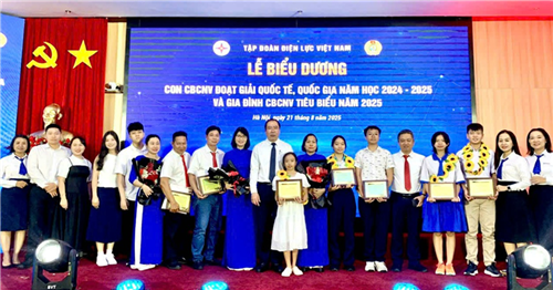 Con em và gia đình EVNHCMC được vinh danh tại Lễ Biểu dương của Tập đoàn Điện lực Việt Nam