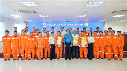 Công đoàn Điện lực Việt Nam thăm hỏi Tháng Công nhân năm 2025 các đơn vị khu vực Thành phố Hồ Chí Minh