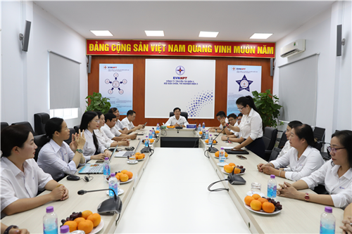 Công đoàn Công ty Truyền tải điện 3 công bố Quyết định công nhận Ban Nữ công quần chúng.