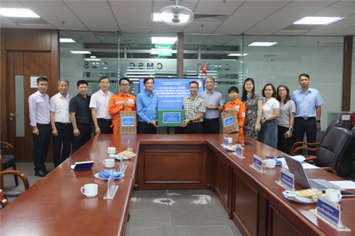 Công đoàn Điện lực Việt Nam thăm hỏi, động viên cán bộ công nhân viên, người lao động EVNICT 