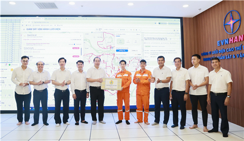 Chủ tịch Công đoàn Điện lực Việt Nam kiểm tra, động viên người lao động đảm bảo điện mùa nắng nóng