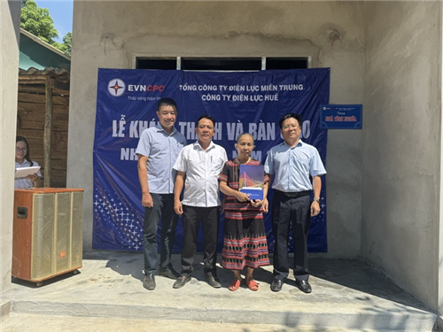 Công ty Điện lực Huế khánh thành và bàn giao nhà tình nghĩa cho gia đình người có công với cách mạng