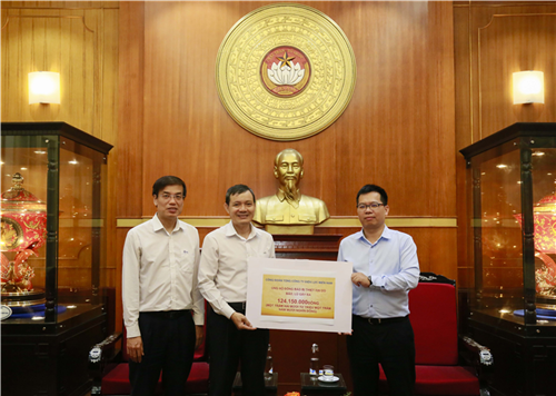 Công đoàn EVNSPC ủng hộ 124,15 triệu đồng hỗ trợ đồng bào miền Trung, Tây Nguyên bị thiệt hại do mưa lũ