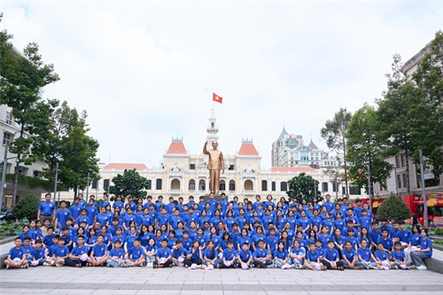 Một ngày đi qua lịch sử, mang về niềm tự hào