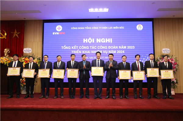 Công đoàn EVNNPC tổ chức Hội nghị Tổng kết hoạt động năm 2023 và triển khai nhiệm vụ năm 2024