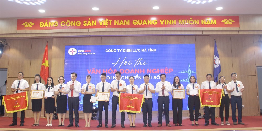 CBCNV PC Hà Tĩnh hào hứng tham gia Hội thi VHDN thời kỳ chuyển đổi số   7