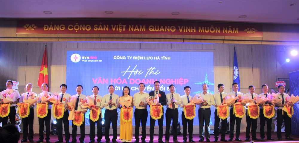 CBCNV PC Hà Tĩnh hào hứng tham gia Hội thi VHDN thời kỳ chuyển đổi số  