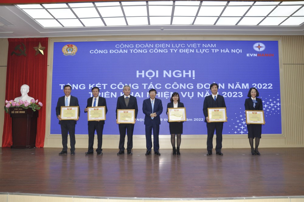 Công đoàn EVNHANOI tổ chức Hội nghị Tổng kết công tác Công đoàn năm 2022 và triển khai nhiệm vụ năm 2023  6