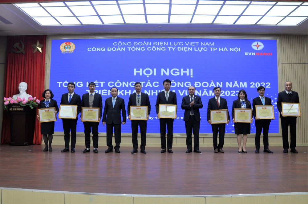 Công đoàn EVNHANOI tổ chức Hội nghị Tổng kết công tác Công đoàn năm 2022 và triển khai nhiệm vụ năm 2023  7