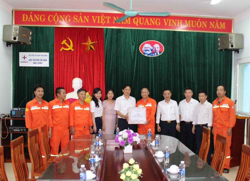 Công đoàn EVNNPT: Khảo sát, đánh giá tình hình CNVCLĐ, hoạt động công đoàn và 10 năm thực hiện luật Công đoàn số 12/2012/QH13  2