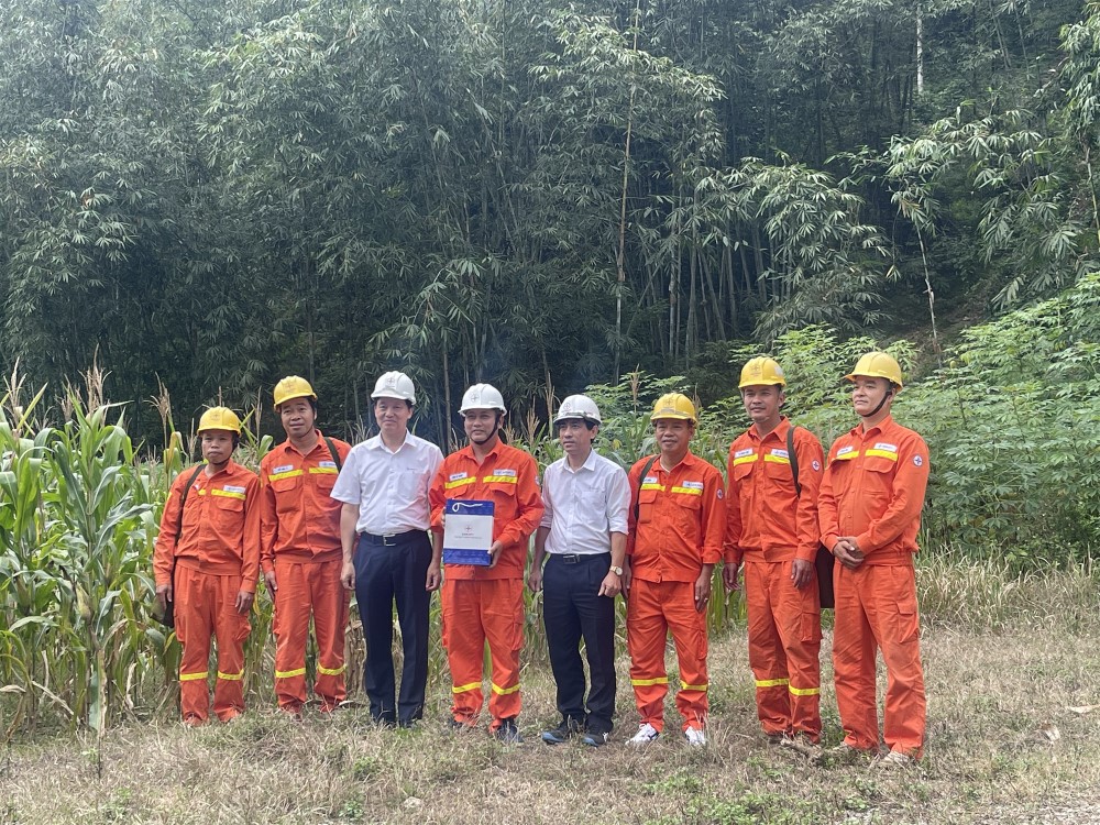 Công đoàn EVNNPT: Khảo sát, đánh giá tình hình CNVCLĐ, hoạt động công đoàn và 10 năm thực hiện luật Công đoàn số 12/2012/QH13 