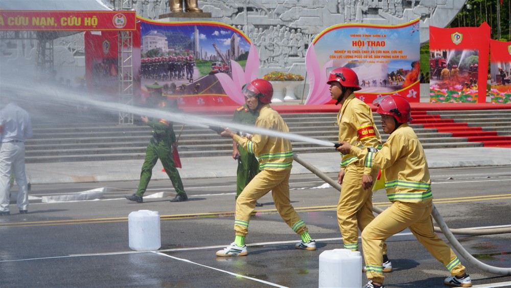 Công ty Thủy điện Sơn La đoạt giải Nhất tại Hội thao nghiệp vụ chữa cháy và cứu nạn, cứu hộ của lực lượng phòng cháy, chữa cháy cơ sở, dân phòng tỉnh Sơn La năm 2022 2