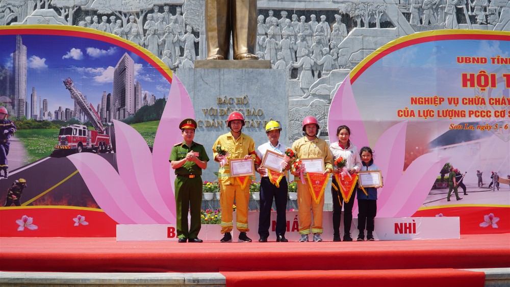 Công ty Thủy điện Sơn La đoạt giải Nhất tại Hội thao nghiệp vụ chữa cháy và cứu nạn, cứu hộ của lực lượng phòng cháy, chữa cháy cơ sở, dân phòng tỉnh Sơn La năm 2022