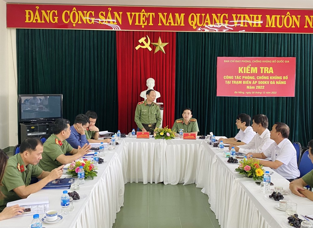 CỤC AN NINH NỘI ĐỊA - BỘ CÔNG AN LÀM VIỆC VỚI TTĐ ĐÀ NẴNG VỀ CÔNG TÁC PHÒNG, CHỐNG KHỦNG BỐ. 3