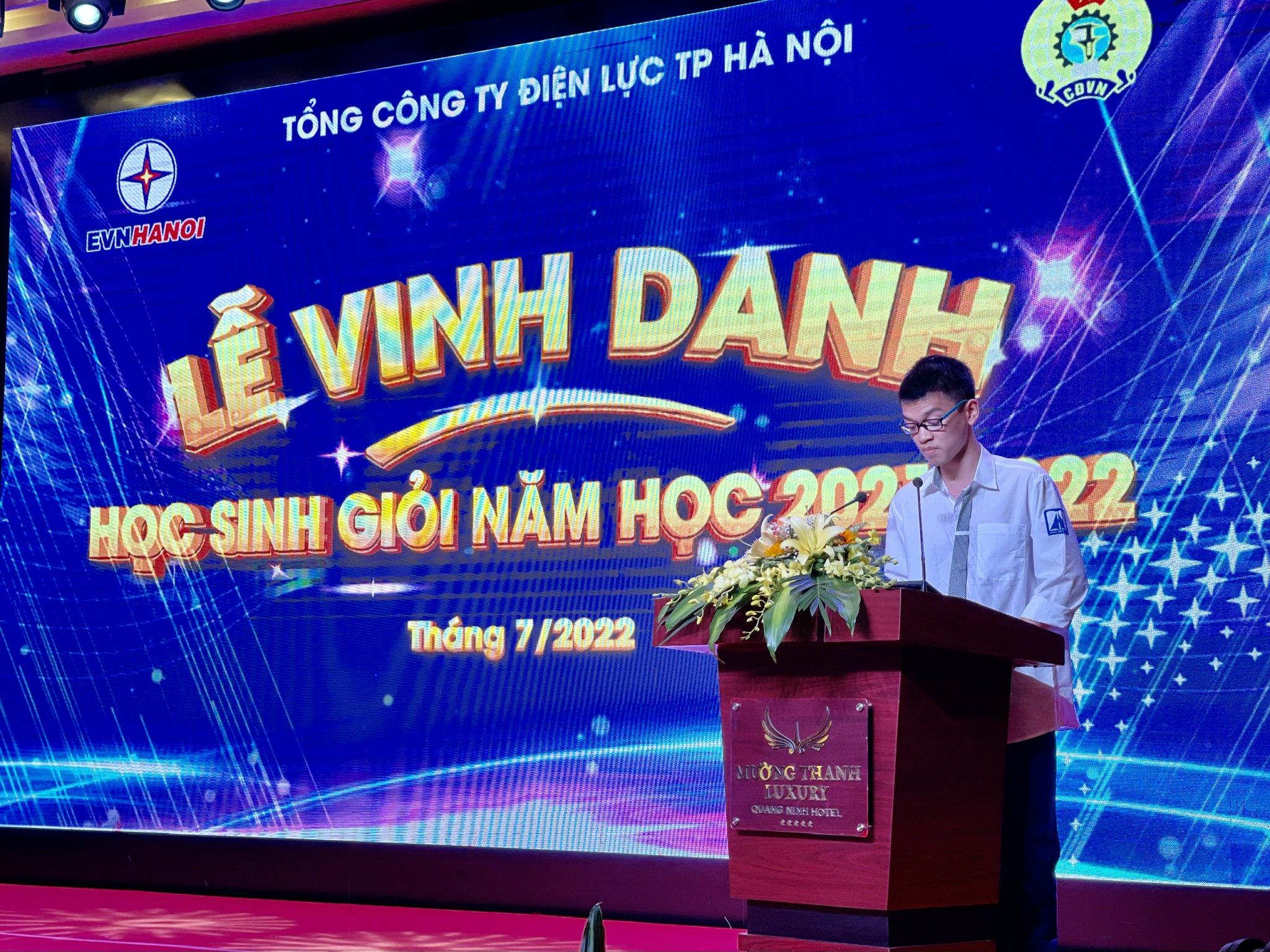 EVNHANOI: biểu dương, khen thưởng 145 cháu con CBCNV đạt học sinh giỏi các cấp. 1