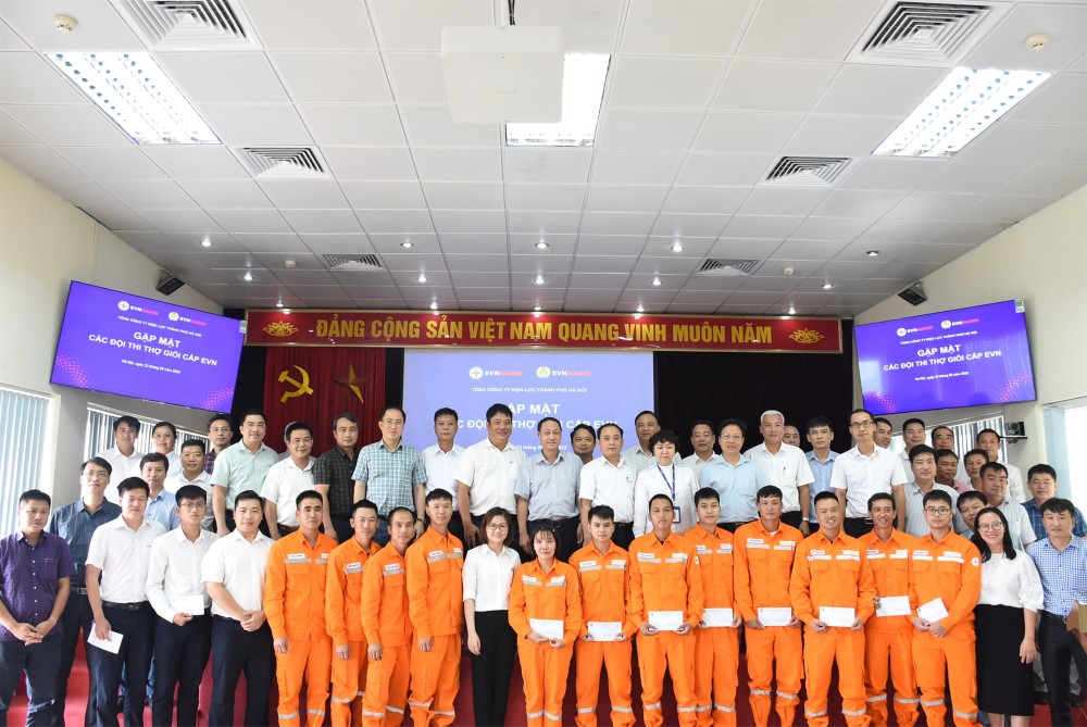 EVNHANOI tổ chức gặp mặt đội tuyển tham gia Hội thi thợ giỏi cấp Tập đoàn năm 2022 2