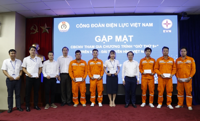 Lãnh đạo Tập đoàn và Công đoàn ĐLVN: Gặp mặt các đội chơi tham gia Chương trình “Giờ thứ 9+” trên VTV 2