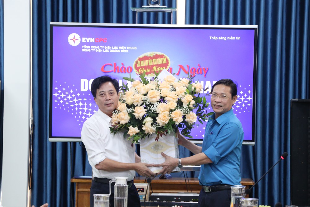 PC Quảng Bình: Liên đoàn Lao động tỉnh thăm nhân Ngày Doanh nhân Việt Nam