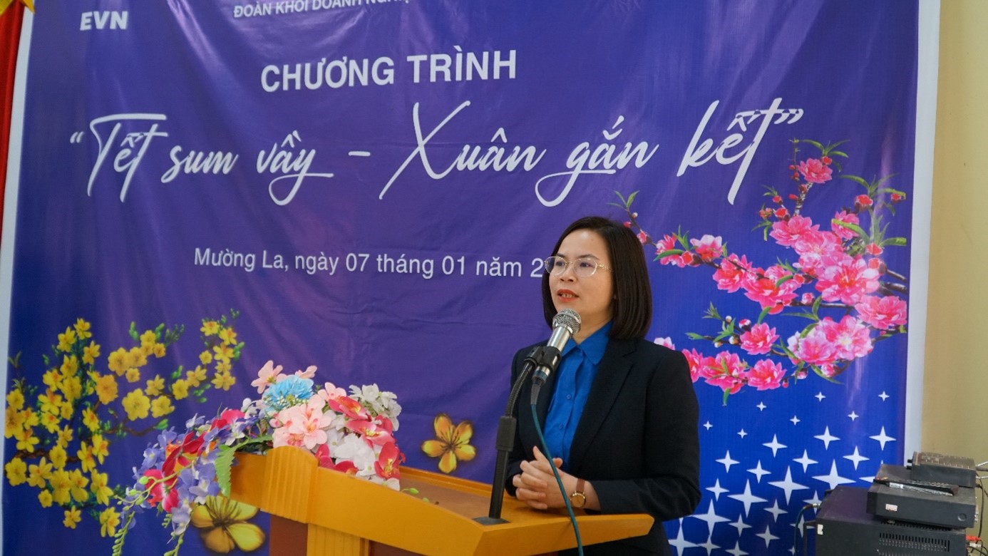 Ấm áp chương trình “Tết sum vầy - Xuân gắn kết” tại Sơn La 2