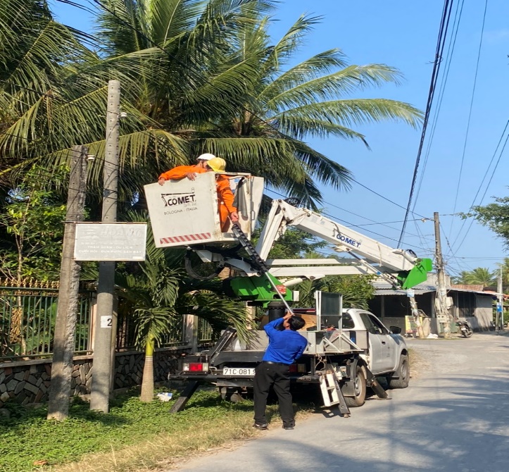 BÀN GIAO CÔNG TRÌNH THANH NIÊN “THẮP SÁNG ĐƯỜNG QUÊ” TẠI XÃ TÂN HƯNG HUYỆN BA TRI TỈNH BẾN TRE 1