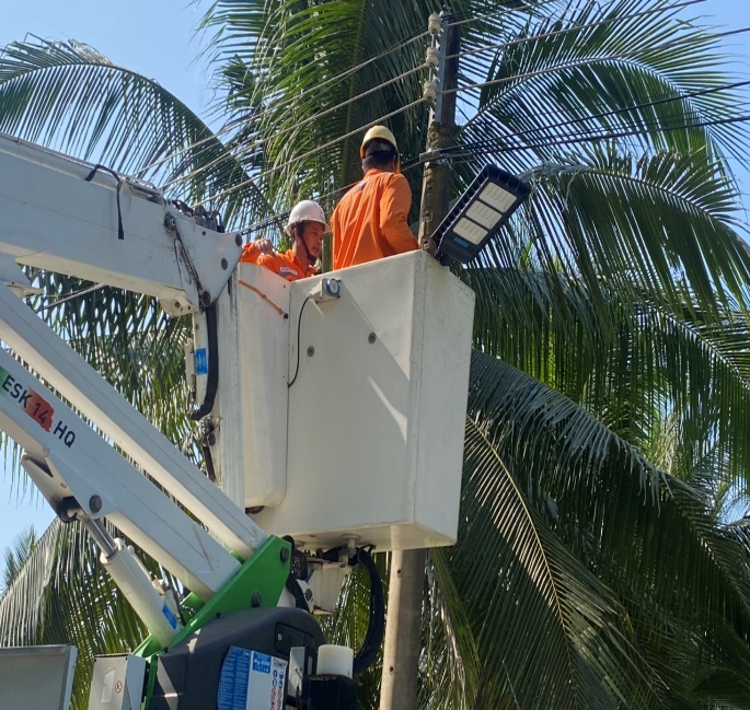 BÀN GIAO CÔNG TRÌNH THANH NIÊN “THẮP SÁNG ĐƯỜNG QUÊ” TẠI XÃ TÂN HƯNG HUYỆN BA TRI TỈNH BẾN TRE