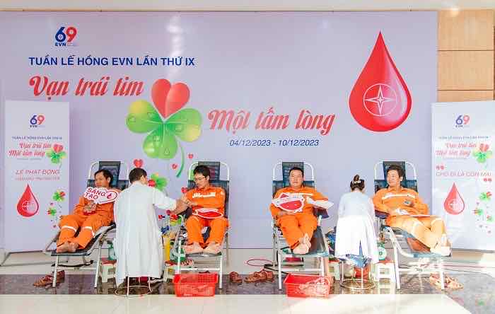 CBCNV Công ty Điện lực Thừa Thiên Huế hiến 157 đơn vị máu nhân “Tuần lễ hồng EVN” lần thứ IX năm 2023 2