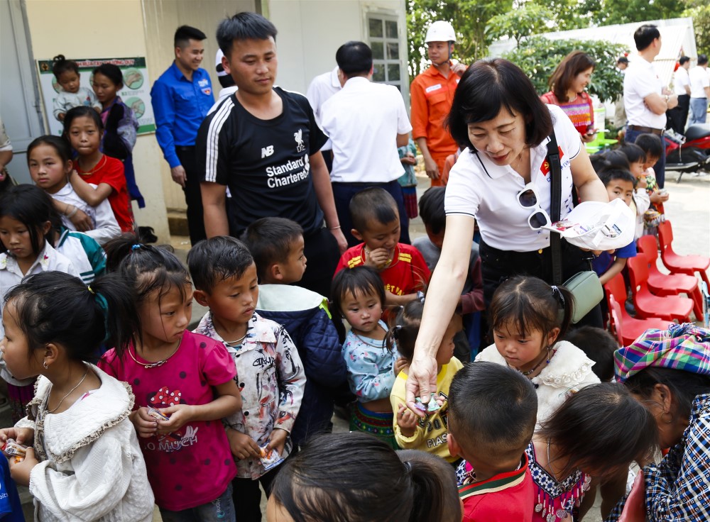 Chi bộ Văn phòng EVN tổ chức đợt sinh hoạt chuyên đề về nguồn và công tác an sinh xã hội. 11