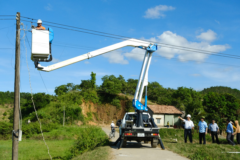 Công đoàn Công ty Điện lực Lâm Đồng - Giữ ánh sáng trong mỗi mái nhà 1